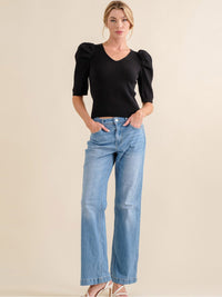 WOMEN'S SHORT PUFF SLEEVE V-NECK RIBBED BLOUSE