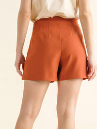 WOMEN'S BUTTON CLOSURE FRONT POCKETS MINI SHORTS