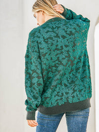 WOMEN'S LONG SLEEVE SHIMMER PRINT PULLOVER SWEATER