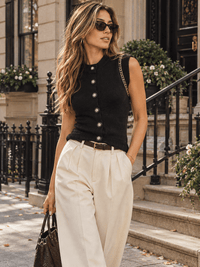 WOMEN'S SLEEVELESS BUTTON UP CHAIN DETAILED KNIT BLOUSE