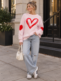 WOMEN'S LONG SLEEVE HEARTS GRAPHIC PULLOVER SWEATER