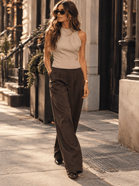 WOMEN'S SLEEVELESS MOCK NECK BUCKLE DETAILED BLOUSE