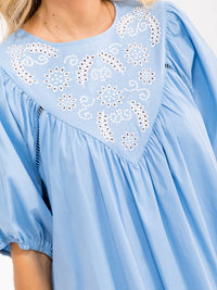 WOMEN'S SHORT PUFF SLEEVE FRONT POCKETS EMBROIDERY DETAILED TUNIC MINI DRESS