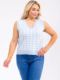 PLUS SIZE SLEEVELESS V-NECK MULTI PRINT TOP