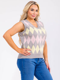 PLUS SIZE SLEEVELESS V-NECK MULTI PRINT TOP