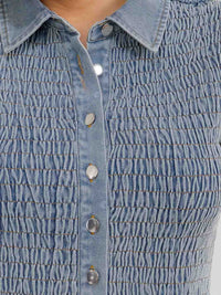 WOMEN'S SHORT SLEEVE BUTTON UP RUCHED DEMIN BLOUSE
