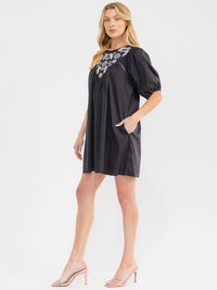 WOMEN'S SHORT PUFF SLEEVE FRONT POCKETS EMBROIDERY DETAILED TUNIC MINI DRESS