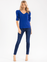 WOMEN'S SHORT PUFF SLEEVE V-NECK RIBBED BLOUSE