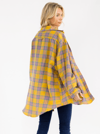 WOMEN'S LONG SLEEVE BUTTON UP FRONT POCKET PLAID OVERSIZED SHIRT