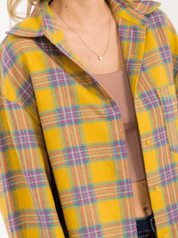 WOMEN'S LONG SLEEVE BUTTON UP FRONT POCKET PLAID OVERSIZED SHIRT