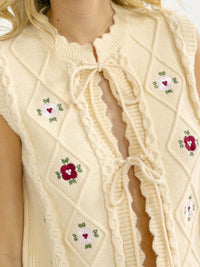WOMEN'S SLEEVELESS FRONT TIE FLORAL EMBROIDERY SWEATER TOP