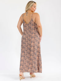 PLUS SIZE SLEEVELESS V-NECK FRONT POCKETS SNAKE PRINT MAXI DRESS