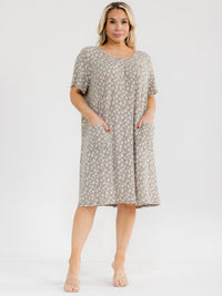 PLUS SIZE SHORT SLEEVE FRONT POCKETS TUNIC FLORAL MIDI DRESS