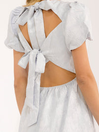 WOMEN'S SHORT PUFF SLEEVE SQUARE NECK FIT & FLARE OPEN BACK MAXI DRESS