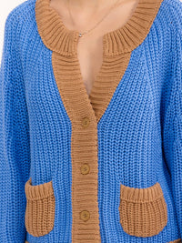 WOMEN'S LONG SLEEVE V-NECK BUTTON CLOSURE FRONT POCKETS COLORBLOCK SWEATER