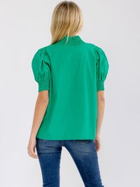WOMEN'S SHORT PUFF SLEEVE V-NECK RUFFLE BLOUSE