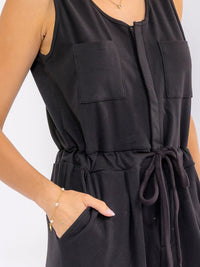 WOMEN'S LEEVELESS ZIP UP ELASTIC WAIST POCKETS STRAIGHT LEG JUMPSUIT