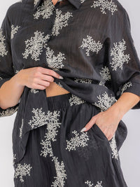 WOMEN'S SHORT SLEEVE BUTTON UP BLOUSE & ELASTIC WAIST POCKETS SHORT FLORAL 2PC. SET