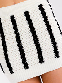 WOMEN'S ELASTIC WAIST COLORBLOCK STRIPES CROCHET MINI SKIRT