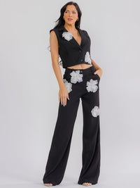 WOMEN'S SLEEVELESS CROP TO & BUTTON CLOSURE PANTS FLOWER DETAILED 2PC. SET