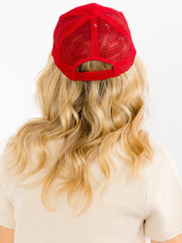 WOMEN'S ADJUSTABLE STRAP DISTRESS TRUCKER CAPS