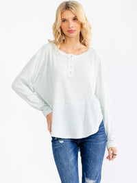 WOMEN'S LONG SLEEVE BUTTON UP HIGH-LOW OVERSIZED WAFFLE TOP