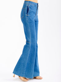 WOMEN'S BUTTON CLOSURE POCKETS BELL LEG STRETCH DENIM PANTS