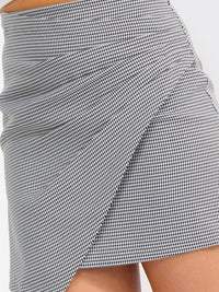 WOMEN'S ZIPPER CLOSURE SURPLICE PLAID MINI SKIRT