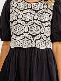 WOMEN'S SHORT PUFF SLEEVE POCKETS CROCHET FIT & FLARE MINI DRESS