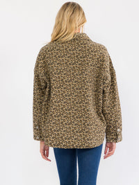 WOMEN'S LONG SLEEVE BUTTON UP FRONT POCKET HIGH-LOW ANIMAL PRINT DENIM JACKET