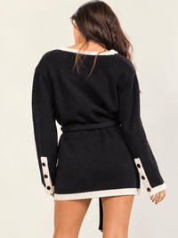 LATISTE WOMEN'S LONG SLEEVE BUTTON UP REMOVABLE FLOWER PIN SELF TIE FRONT POCKETS SWEATER MINI DRESS