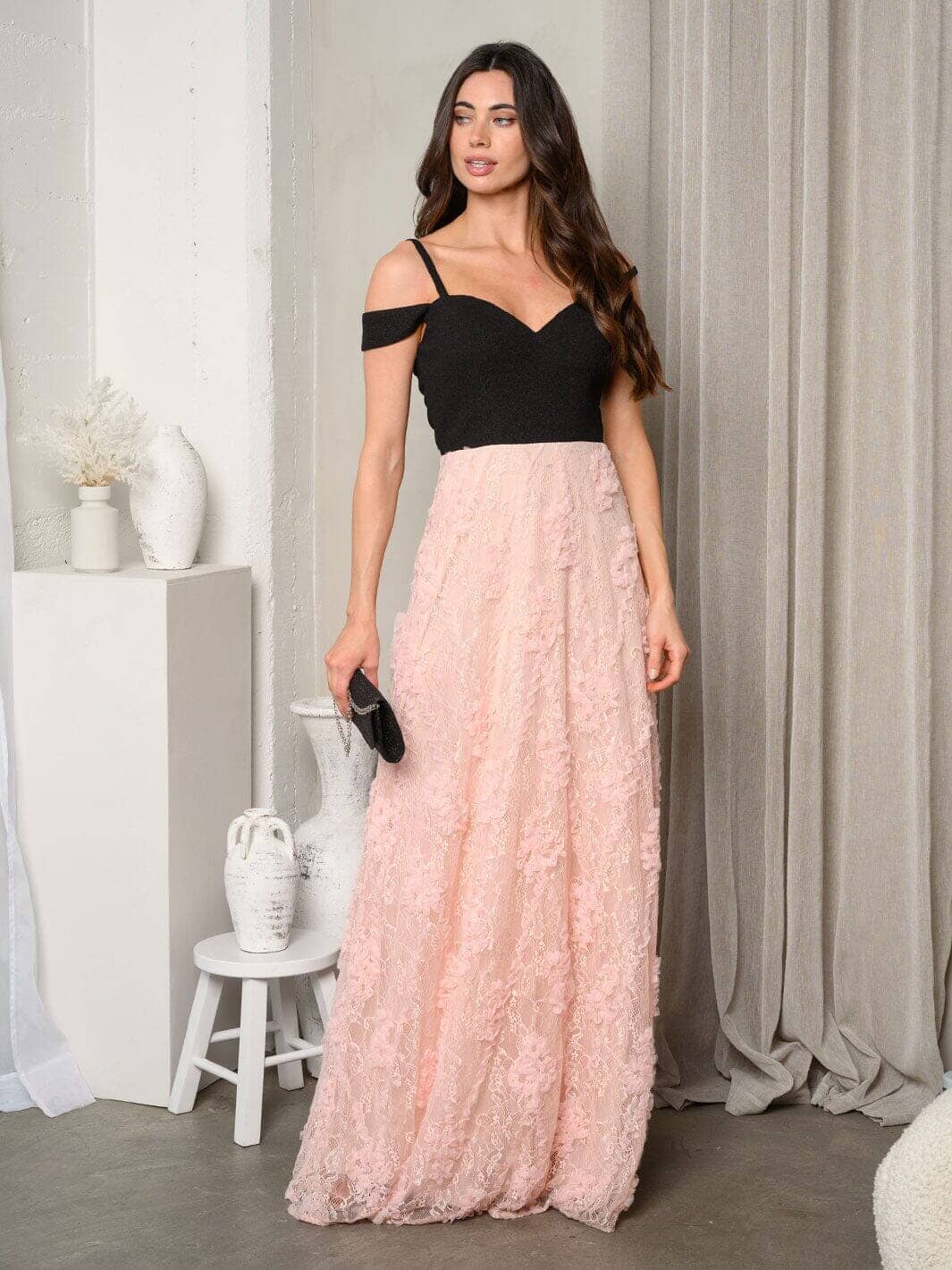 WOMEN'S SLEEVELESS V-NECK SHIMMER LACE MAXI DRESS LAVENDER / 2S-2M-2L