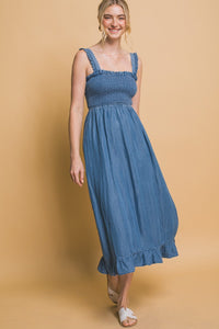 WOMEN'S SLEEVELESS SMOCK RUFFLE BOTTOM HEM CHAMBRAY MIDI DRESS