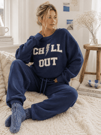 WOMEN'S LONG SLEEVE GRAPHIC PULLOVER SWEATER
