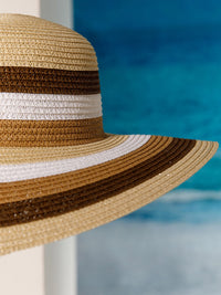 WOMEN'S STRAW SUN HAT WITH MATCHING WOVEN COLORBLOCK TOTE BAG