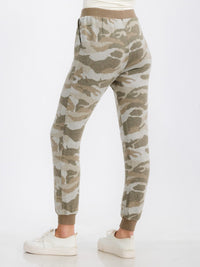 WOMEN'S ELASTIC WAIST FRONT POCKET CAMO PRINT FLEECE JOGGER SWEATPANTS