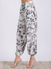 WOMEN'S BUTTON CLOSURE FRONT POCKETS MULTI PRINT JOGGER PANTS