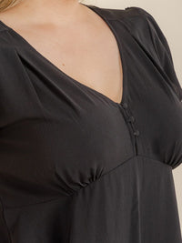 PLUS SIZE SHORT SLEEVE V-NECK BUTTON CLOSURE BLOUSE