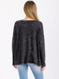 WOMEN'S LONG SLEEVE GRAPHIC WASHED TOP