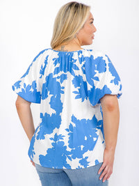PLUS SIZE SHORT PUFF SLEEVE V-NECK FLORAL BLOUSE