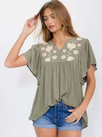 WOMEN'S SHORT RUFFLE SLEEVE V-NECK FLOWER EMBROIDERY DETAILED BLOUSE