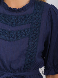 WOMEN'S SHORT SLEEVE SELF TIE DETAILED BLOUSE