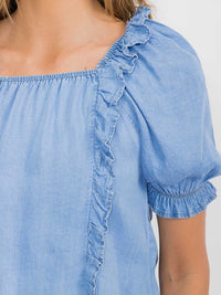WOMEN'S SHORT SLEEVE RUFFLE DETAILED CHAMBRAY BLOUSE