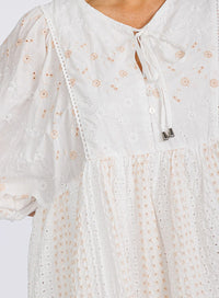 WOMEN'S 3/4 SLEEVE V-NECK FLORAL EYELET TUNIC MINI DRESS