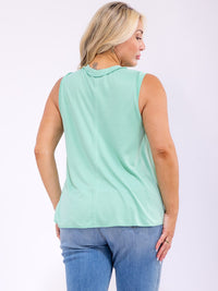 PLUS SIZE SLEEVELESS BASIC TANK TOP