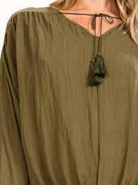 WOMEN'S LONG SLEEVE V-NECK ELASTIC WAIST BLOUSE