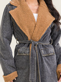 WOMEN'S LONG SLEEVE SELF TIE FRONT POCKET DENIM WASHED SHERPA CONTRAST COAT