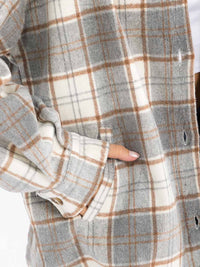 WOMEN'S LONG SLEEVE BUTTON UP FRONT POCKETS BACK PLAID SHACKET