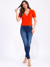 WOMEN'S SHORT SLEEVE V-NECK FUZZY DETAILED TOP