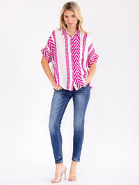 WOMEN'S SHORT SLEEVE FRONT POCKET BUTTON UP HIGH-LOW PRINT BLOUSE